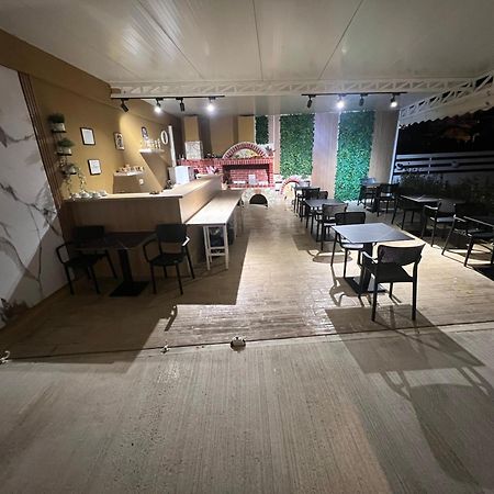 House Pollo Hotel Ксамил Екстериор снимка