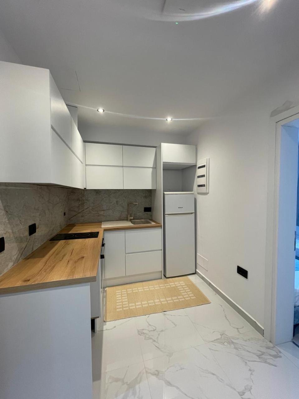 House Pollo Hotel Ксамил Екстериор снимка