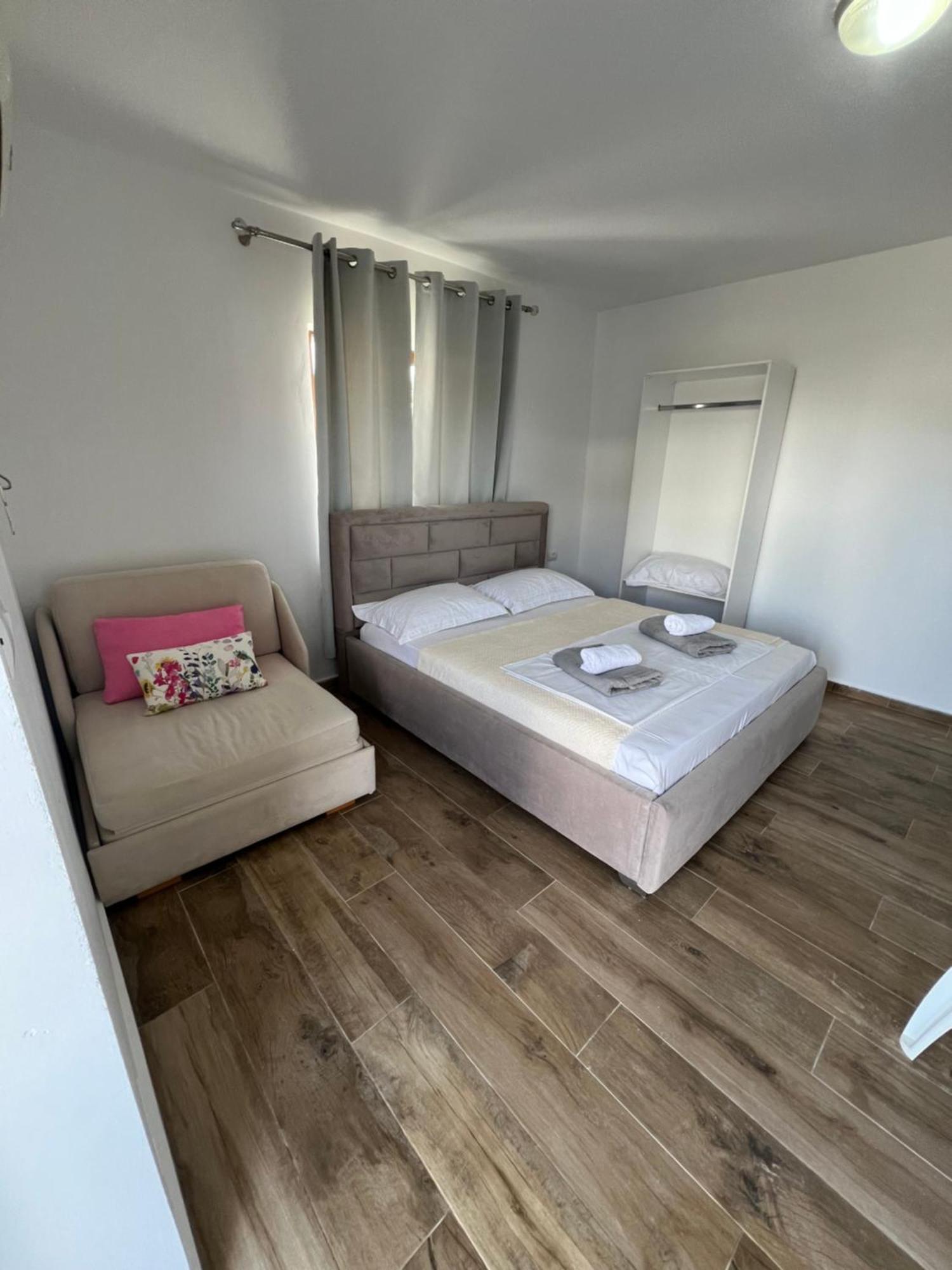 House Pollo Hotel Ксамил Екстериор снимка