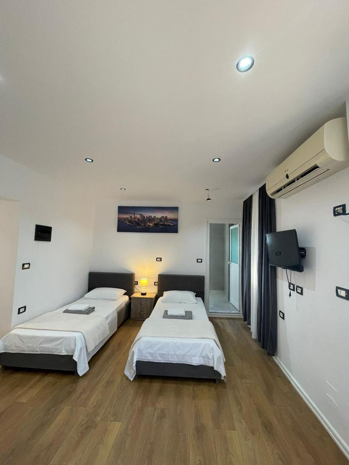 House Pollo Hotel Ксамил Екстериор снимка