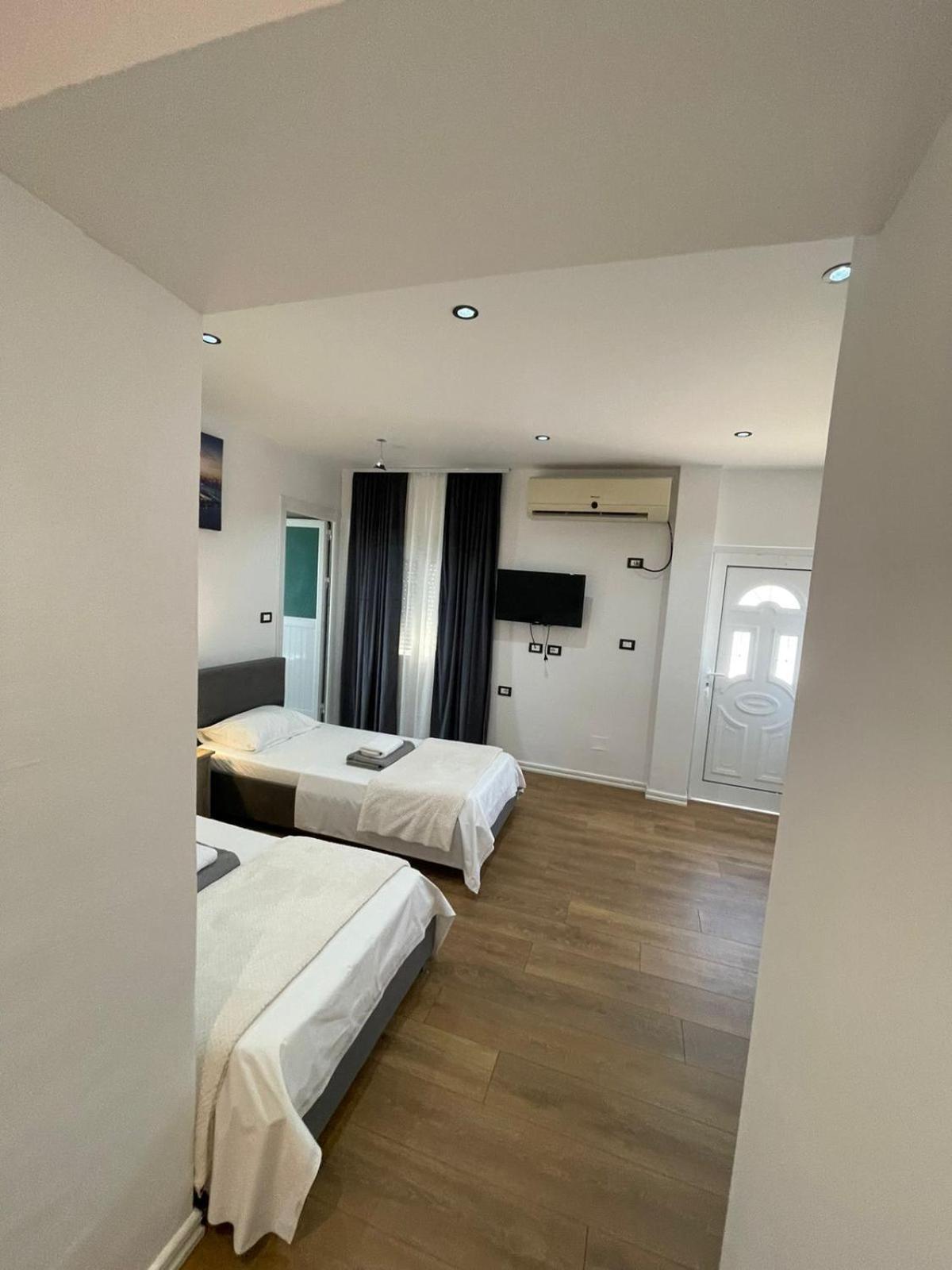 House Pollo Hotel Ксамил Екстериор снимка