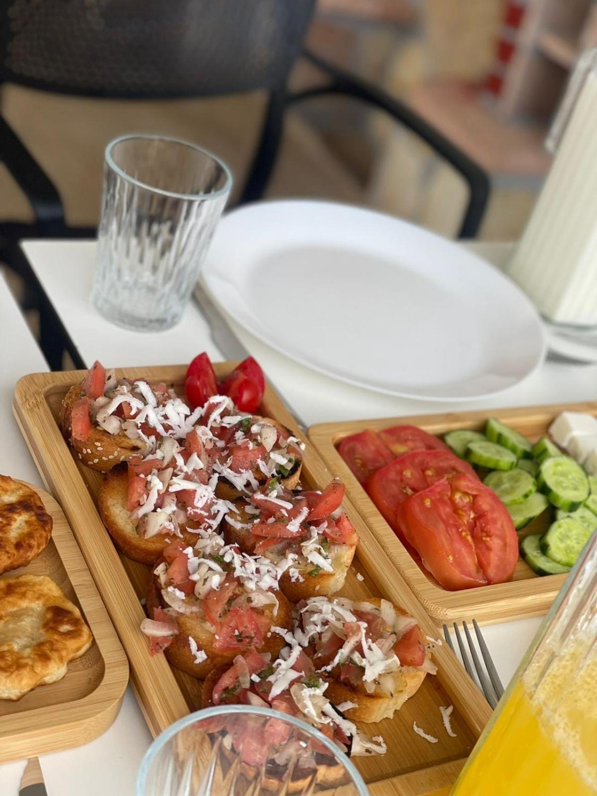 House Pollo Hotel Ксамил Екстериор снимка