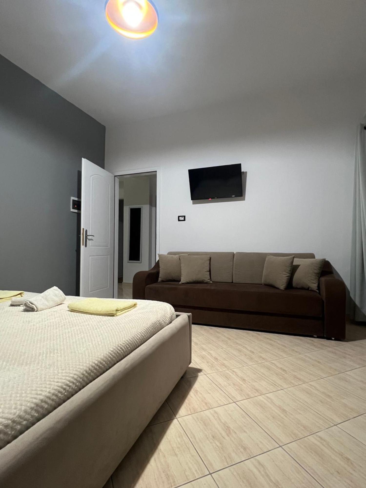 House Pollo Hotel Ксамил Екстериор снимка
