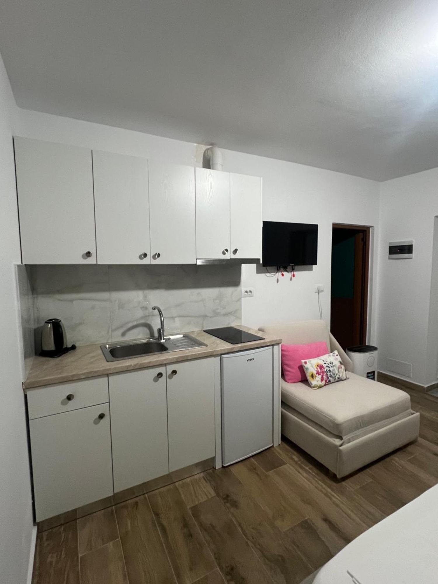 House Pollo Hotel Ксамил Екстериор снимка